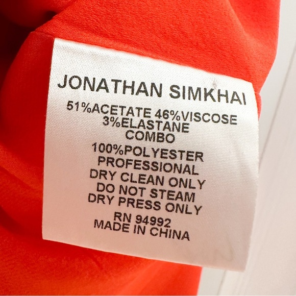 Jonathan Simkhai Red V-neck Sleeveless Lace Appliqué
Crepe Cocktail Dress sz 4 - Picture 13 of 13